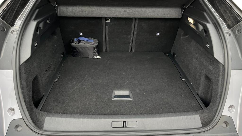 Nouvelle PEUGEOT 3008 Hybrid 145 e-DCS6  III GT - Sellerie Alcantara REFLECTION