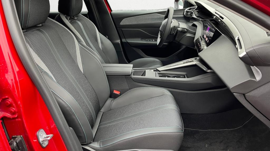 Nouvelle PEUGEOT 308 SW  SW 1.2i PureTech 12V S&S - 130 - EAT8  III Allure