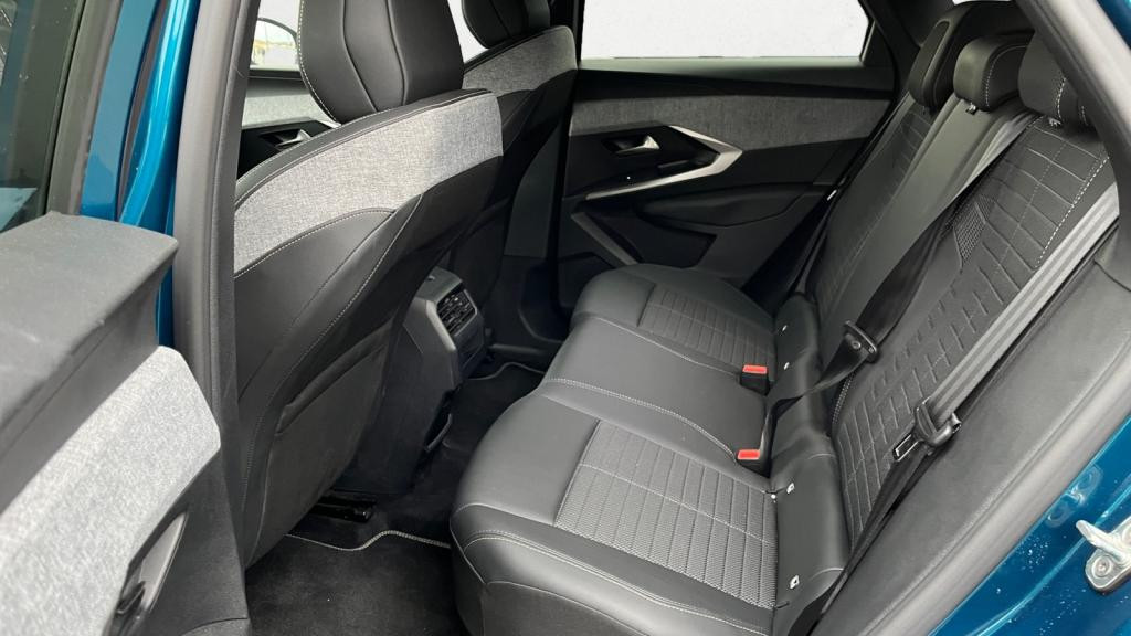 Nouvelle PEUGEOT 3008  1.2i Hybrid - 145 - e-DCS6  III 2024 Allure 