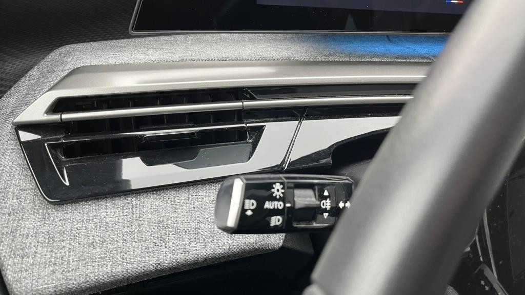 Nouvelle PEUGEOT 3008  1.2i Hybrid - 145 - e-DCS6  III 2024 Allure 