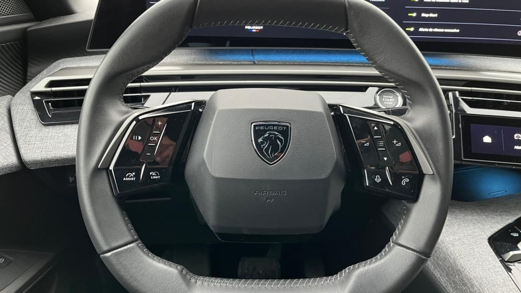 Nouvelle PEUGEOT 3008  1.2i Hybrid - 145 - e-DCS6  III 2024 Allure 