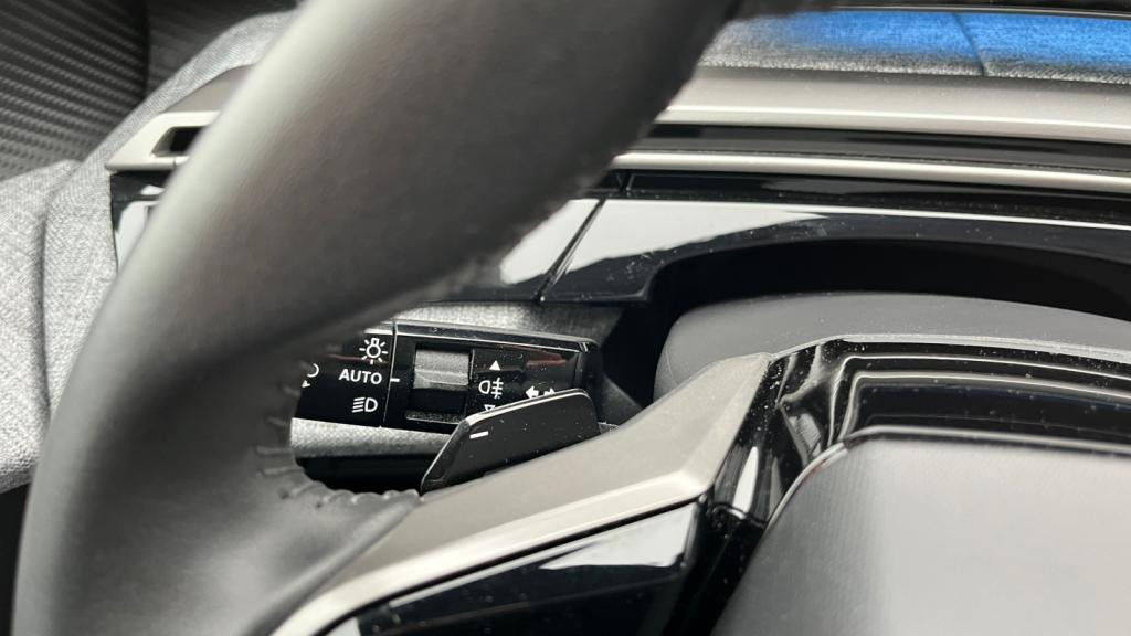 Nouvelle PEUGEOT 3008  1.2i Hybrid - 145 - e-DCS6  III 2024 Allure 