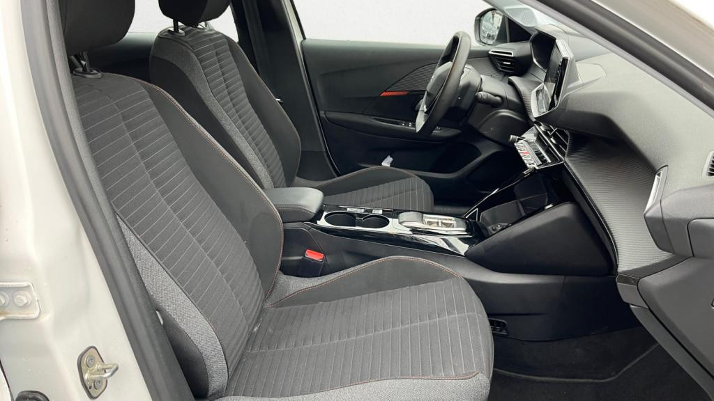 Nouvelle PEUGEOT 208 e- - 136  II BERLINE Active Pack