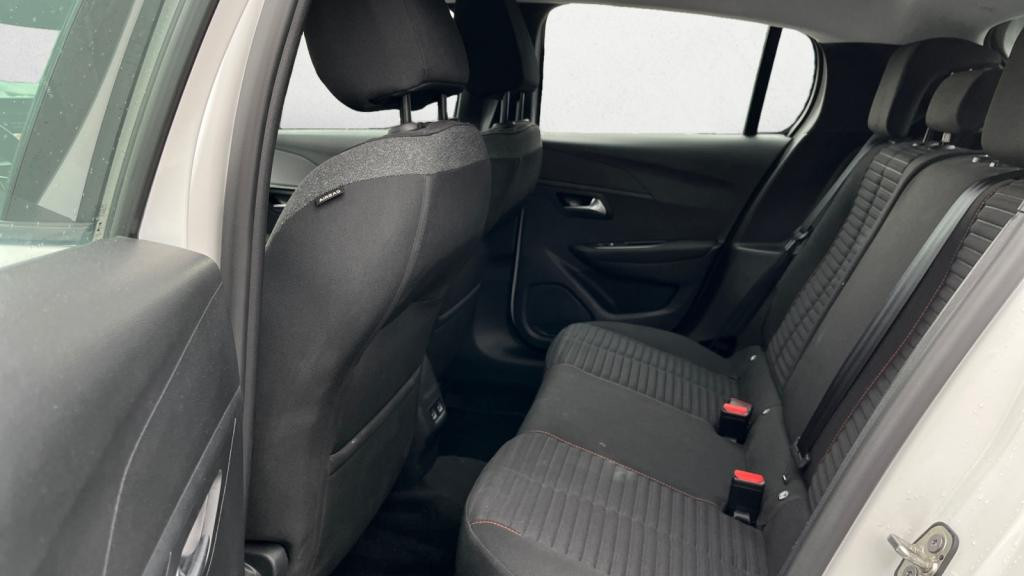 Nouvelle PEUGEOT 208 e- - 136  II BERLINE Active Pack