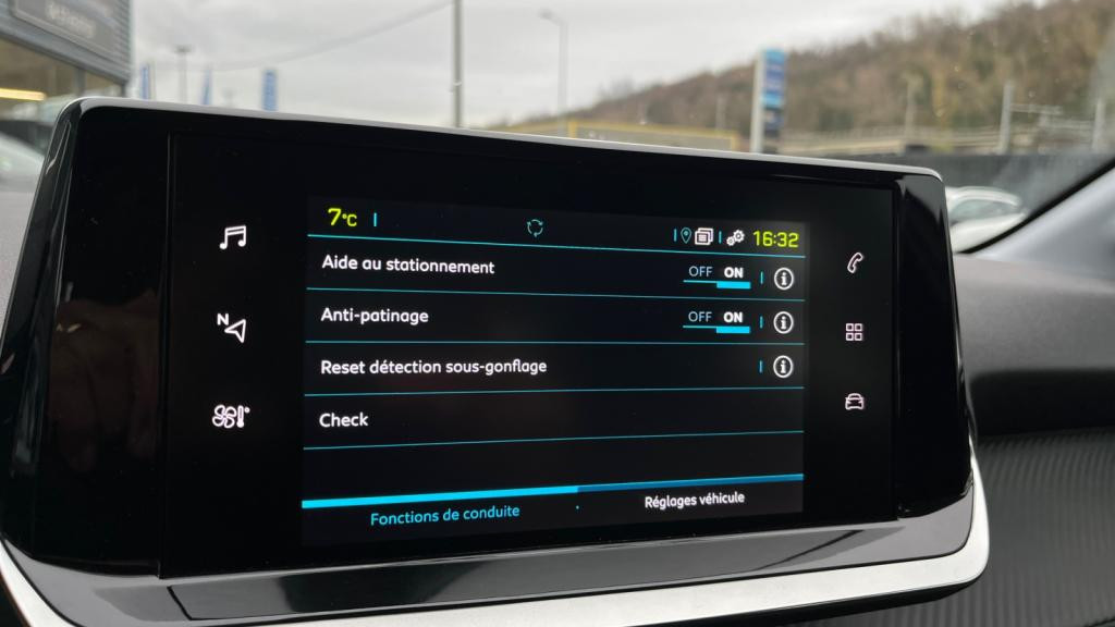 Nouvelle PEUGEOT 208 e- - 136  II BERLINE Active Pack