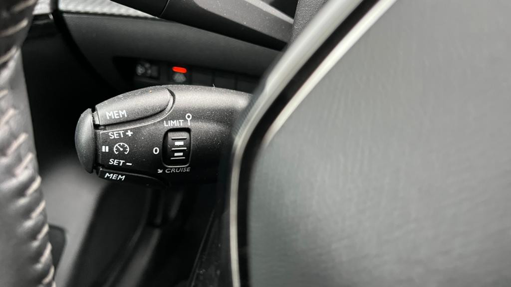 Nouvelle PEUGEOT 208 e- - 136  II BERLINE Active Pack