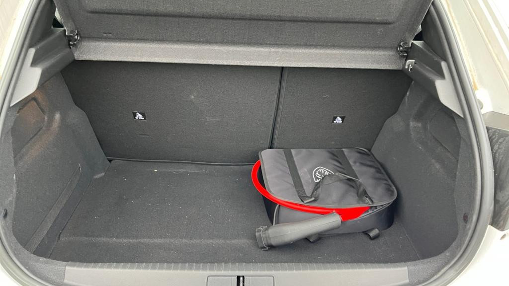 Nouvelle PEUGEOT 208 e- - 136  II BERLINE Active Pack