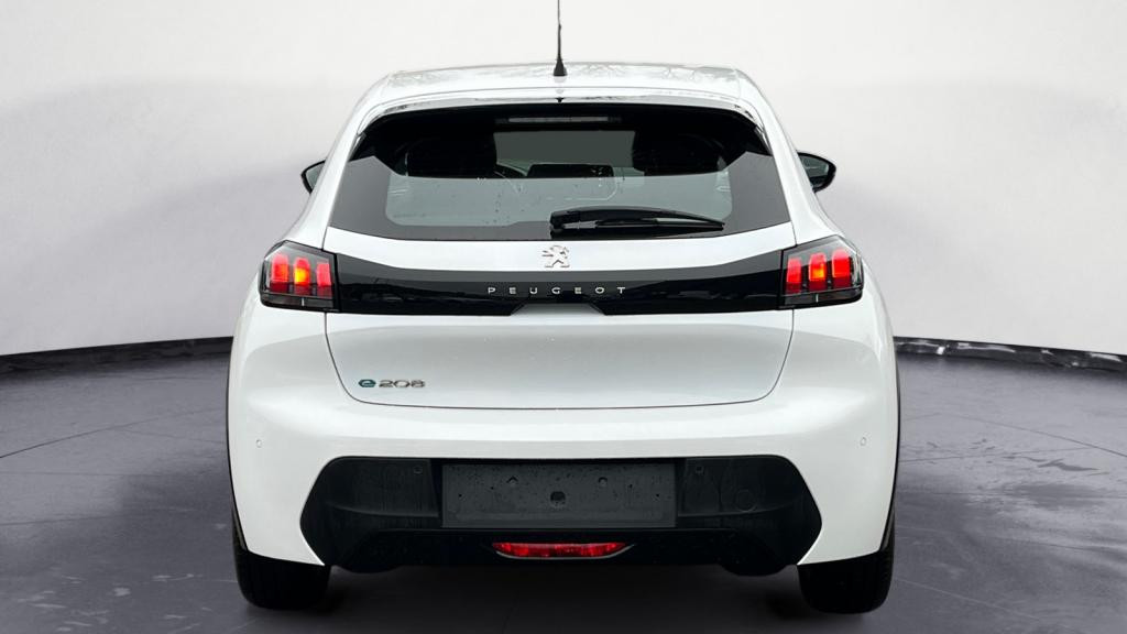 Nouvelle PEUGEOT 208 e- - 136  II BERLINE Active Pack