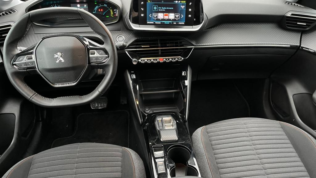 Nouvelle PEUGEOT 208 e- - 136  II BERLINE Active Pack