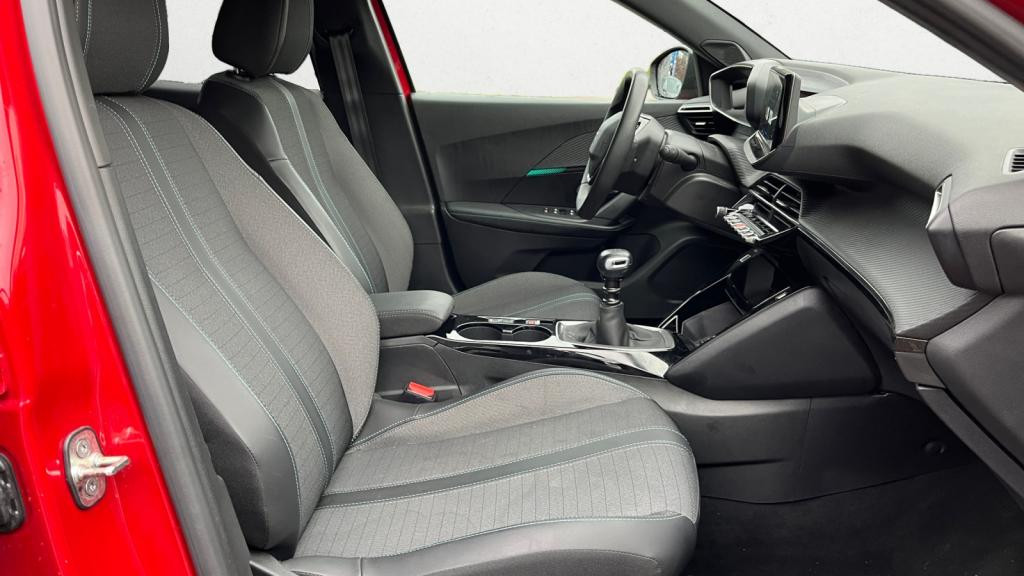 Nouvelle PEUGEOT 2008  1.2i PureTech 12V S&S - 100  II Allure Pack