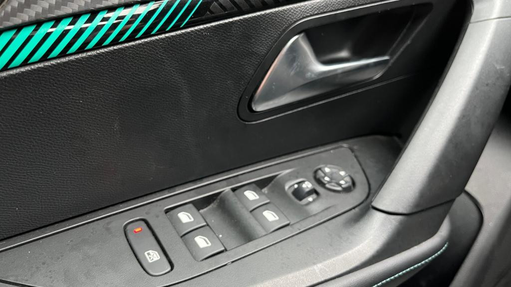 Nouvelle PEUGEOT 2008  1.2i PureTech 12V S&S - 100  II Allure Pack