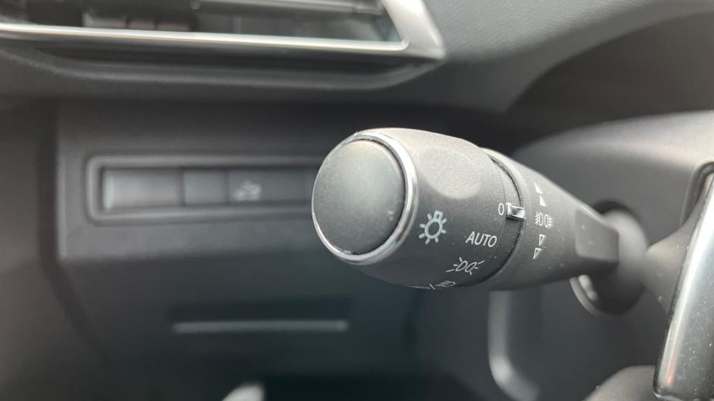 PEUGEOT 3008 1.5 BlueHDi S&S - 130 - BV EAT8  II GT Line