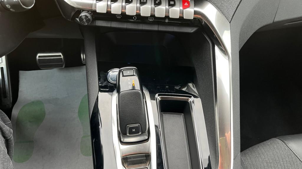 PEUGEOT 3008 1.5 BlueHDi S&S - 130 - BV EAT8  II GT Line