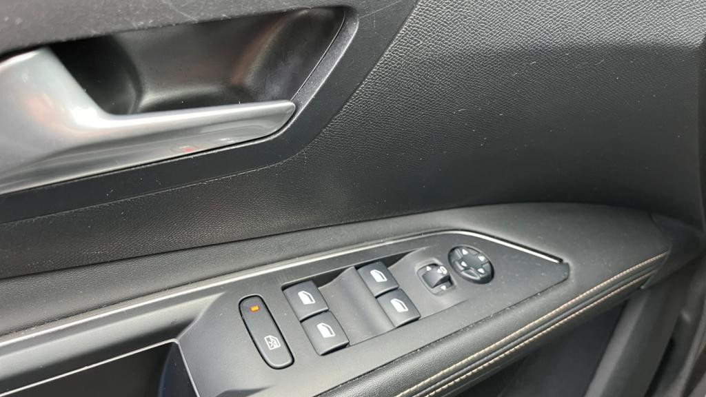 PEUGEOT 3008 1.5 BlueHDi S&S - 130 - BV EAT8  II GT Line