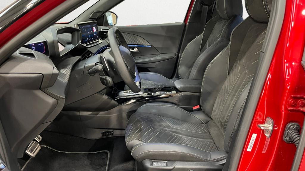 Nouvelle PEUGEOT 2008 Hybrid 145 e-DCS6 GT - Pack Alcantara Executive - Pack Vision & Navigation & Drive Assiste