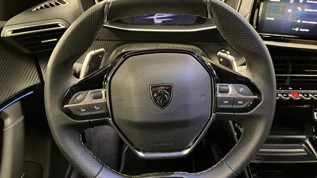 Nouvelle PEUGEOT 2008 Hybrid 145 e-DCS6 GT - Pack Alcantara Executive - Pack Vision & Navigation & Drive Assiste