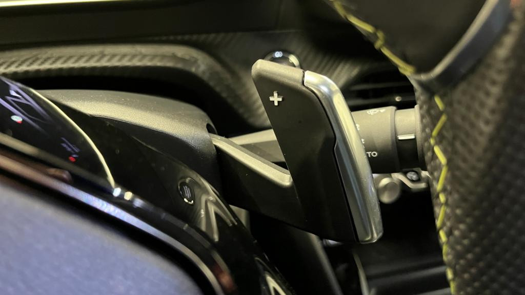 Nouvelle PEUGEOT 2008 Hybrid 145 e-DCS6 GT - Pack Alcantara Executive - Pack Vision & Navigation & Drive Assiste