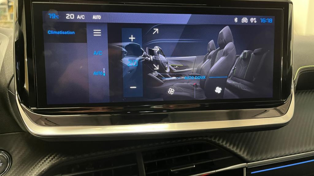 Nouvelle PEUGEOT 2008 Hybrid 145 e-DCS6 GT - Pack Alcantara Executive - Pack Vision & Navigation & Drive Assiste