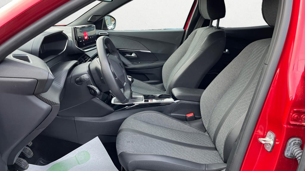 Nouvelle PEUGEOT 2008  1.2i PureTech 12V S&S - 100  II Allure PHASE 2