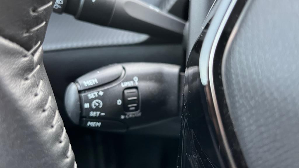 Nouvelle PEUGEOT 2008  1.2i PureTech 12V S&S - 100  II Allure PHASE 2