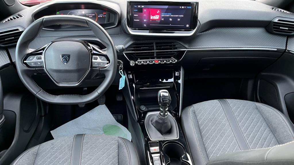 Nouvelle PEUGEOT 2008  1.2i PureTech 12V S&S - 100  II Allure PHASE 2