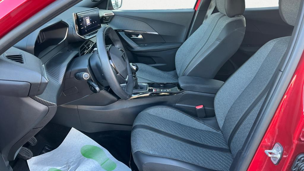 Nouvelle PEUGEOT 2008  1.2i PureTech 12V S&S - 100  II Allure PHASE 2