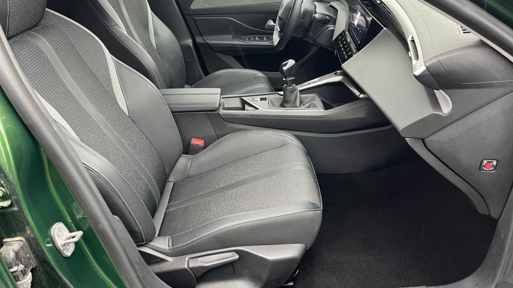 Nouvelle PEUGEOT 308  1.2i PureTech 12V S&S - 130  III BERLINE Allure