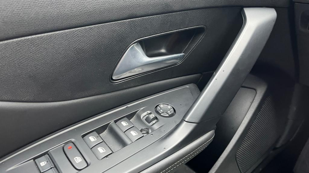 Nouvelle PEUGEOT 308  1.2i PureTech 12V S&S - 130  III BERLINE Allure