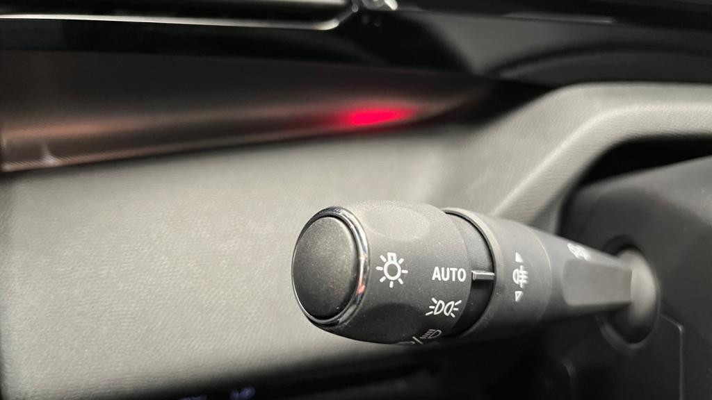 Nouvelle PEUGEOT 408 PHEV 225 e-EAT8 GT - Caméra 360 - Attelage - Sièges Electriques