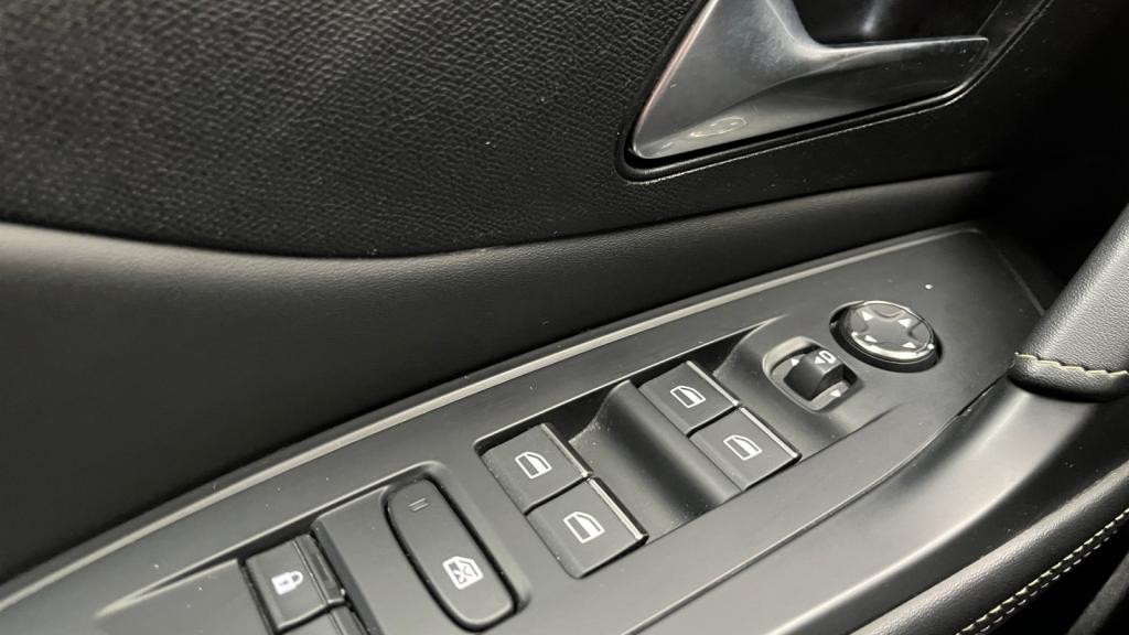 Nouvelle PEUGEOT 408 PHEV 225 e-EAT8 GT - Caméra 360 - Attelage - Sièges Electriques