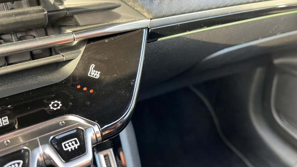 PEUGEOT 208  1.5 BlueHDi S&S - 100  II  BERLINE GT