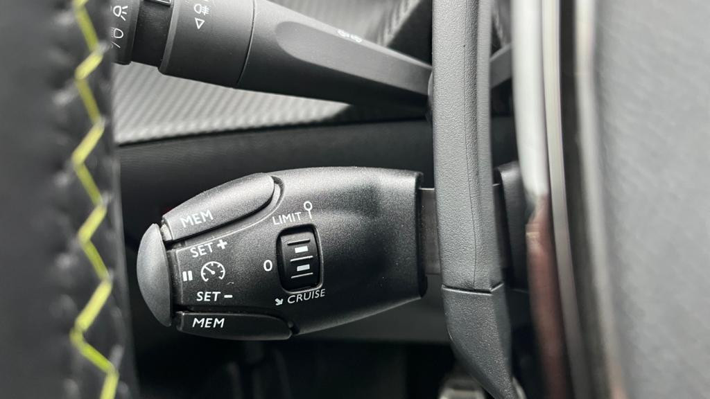 PEUGEOT 208 BlueHDi 100 II GT - Toit Panoramique - Caméra