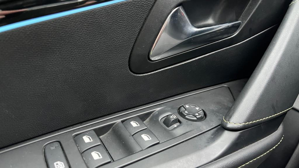 PEUGEOT 208 BlueHDi 100 II GT - Toit Panoramique - Caméra