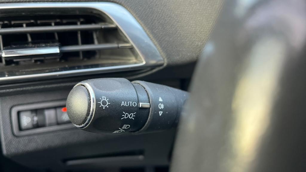 PEUGEOT 3008  1.5 BlueHDi S&S - 130  II Allure PHASE 2