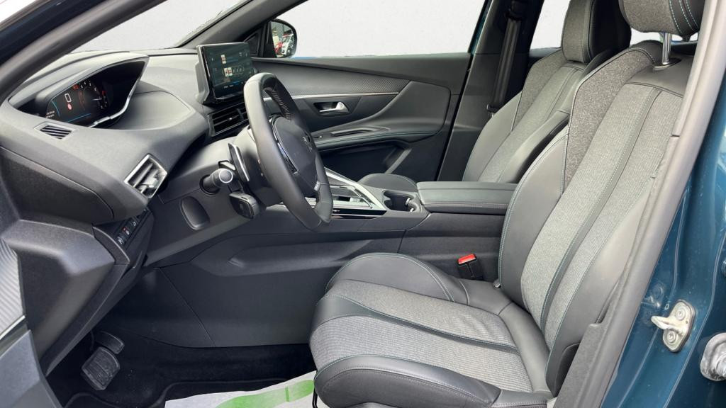 Nouvelle PEUGEOT 3008 PureTech 130 EAT8 II Allure Pack - Hayon Mains Libres - Radars AV