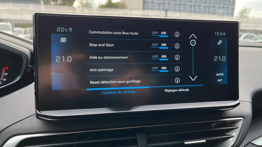 Nouvelle PEUGEOT 3008 PureTech 130 EAT8 II Allure Pack - Hayon Mains Libres - Radars AV