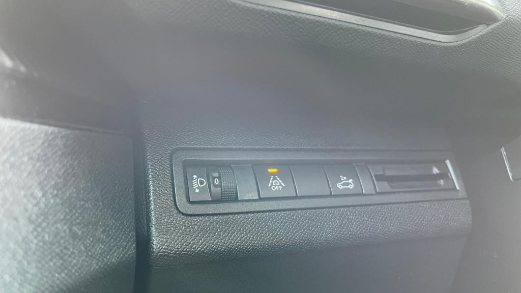 Nouvelle PEUGEOT 3008 PureTech 130 EAT8 II Allure Pack - Hayon Mains Libres - Radars AV