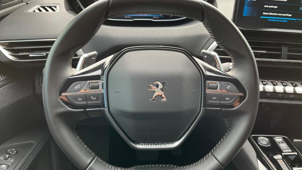 Nouvelle PEUGEOT 3008 PureTech 130 EAT8 II Allure Pack - Hayon Mains Libres - Radars AV