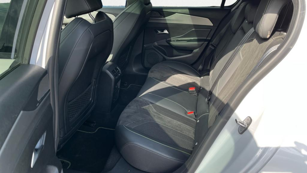 Nouvelle PEUGEOT 308 PureTech 130 EAT8 III GT - Toit Ouvrant - Visio 360 - Pack Alcantara