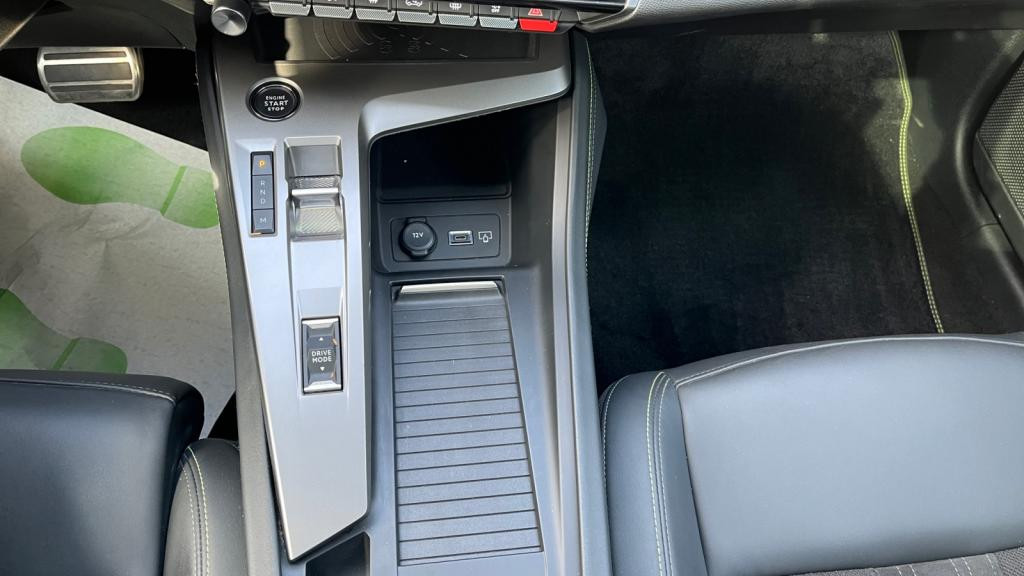 Nouvelle PEUGEOT 308 PureTech 130 EAT8 III GT - Toit Ouvrant - Visio 360 - Pack Alcantara