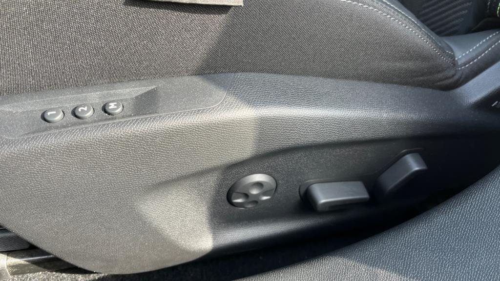 Nouvelle PEUGEOT 308 PureTech 130 EAT8 III GT - Toit Ouvrant - Visio 360 - Pack Alcantara