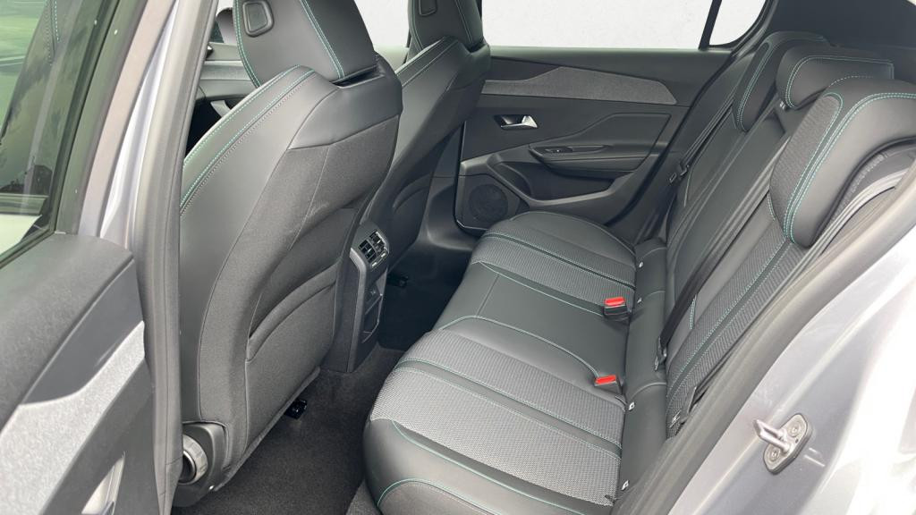 Nouvelle PEUGEOT 308  1.2i Hybrid - 145 - e-DCS6  III BERLINE Allure 