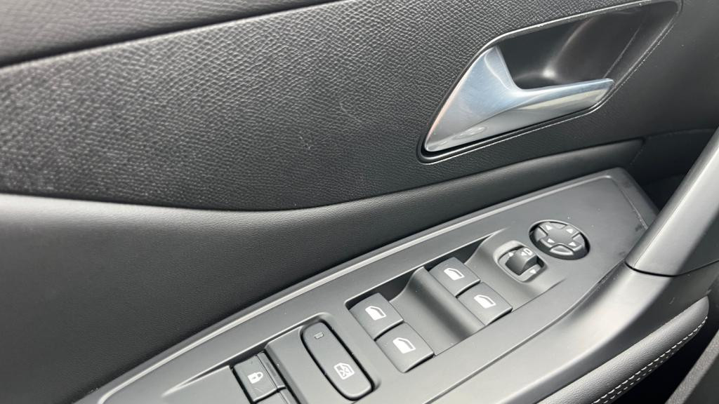 Nouvelle PEUGEOT 308  1.2i Hybrid - 145 - e-DCS6  III BERLINE Allure 