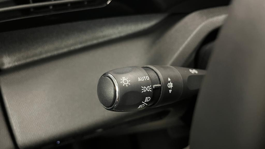 Nouvelle PEUGEOT 308  1.2i Hybrid - 145 - e-DCS6  III BERLINE Allure 