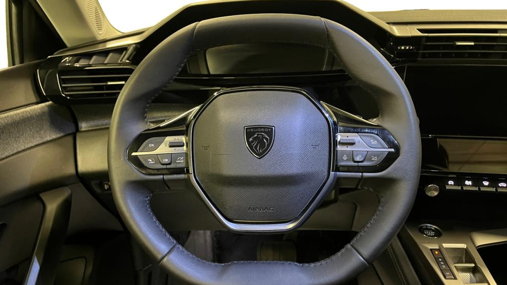 Nouvelle PEUGEOT 308  1.2i Hybrid - 145 - e-DCS6  III BERLINE Allure 