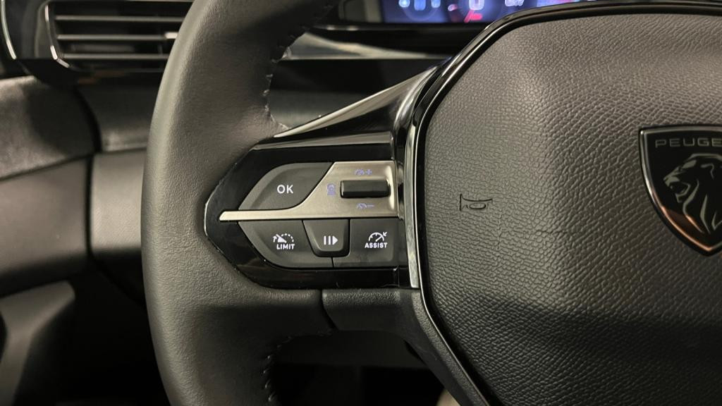 Nouvelle PEUGEOT 308  1.2i Hybrid - 145 - e-DCS6  III BERLINE Allure 