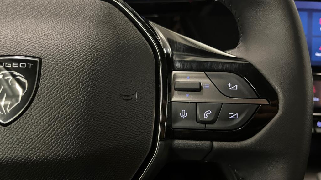 Nouvelle PEUGEOT 308  1.2i Hybrid - 145 - e-DCS6  III BERLINE Allure 