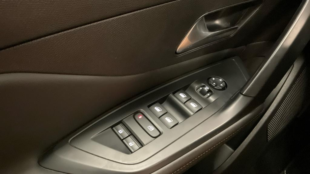 Nouvelle PEUGEOT 308  1.2i PureTech 12V S&S - 130 - EAT8  III BERLINE Allure Pack 