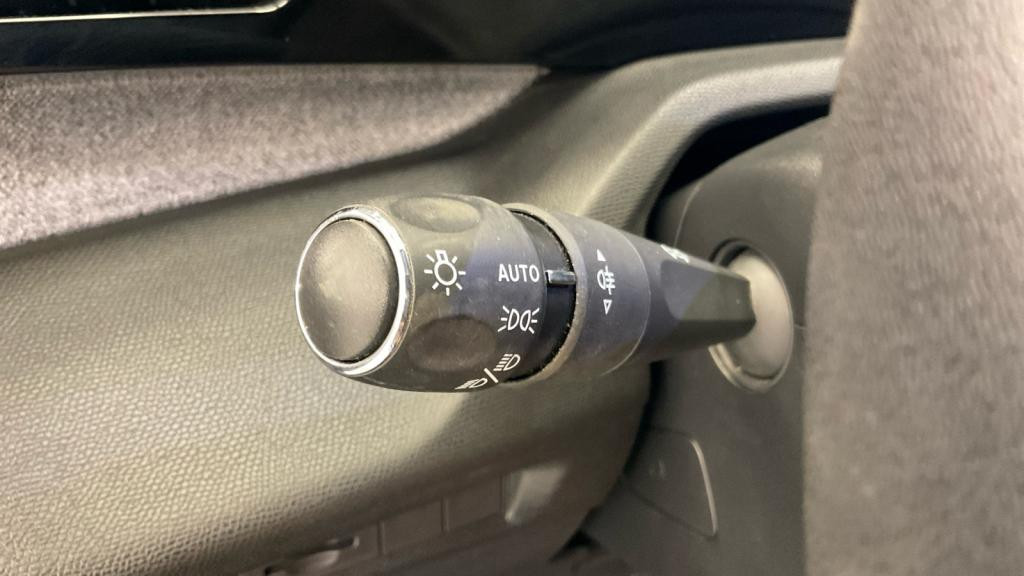 Nouvelle PEUGEOT 308  1.2i PureTech 12V S&S - 130 - EAT8  III BERLINE Allure Pack 