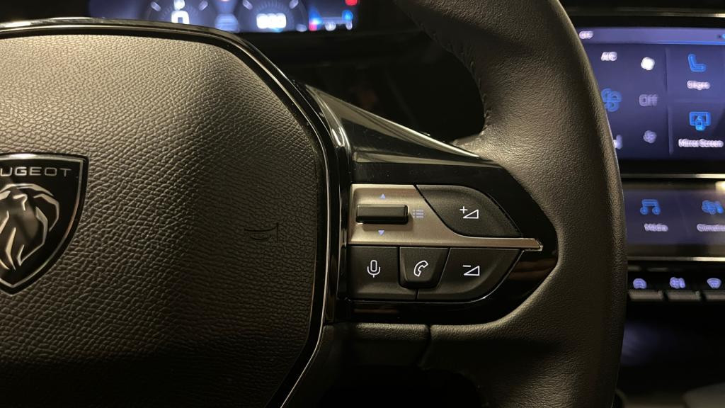 Nouvelle PEUGEOT 308  1.2i PureTech 12V S&S - 130 - EAT8  III BERLINE Allure Pack 